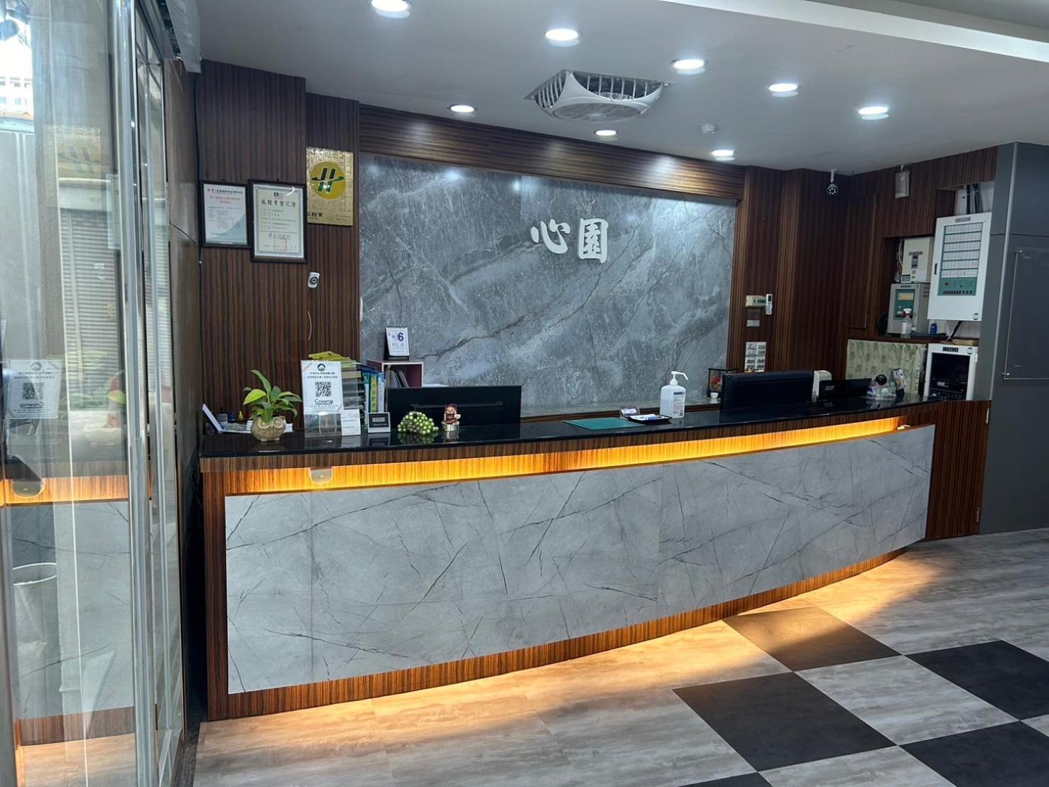 心園生活旅店 Xin Yuan Hotel Hsichu-stad Buitenkant foto