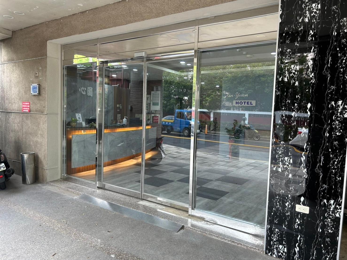 心園生活旅店 Xin Yuan Hotel Hsichu-stad Buitenkant foto