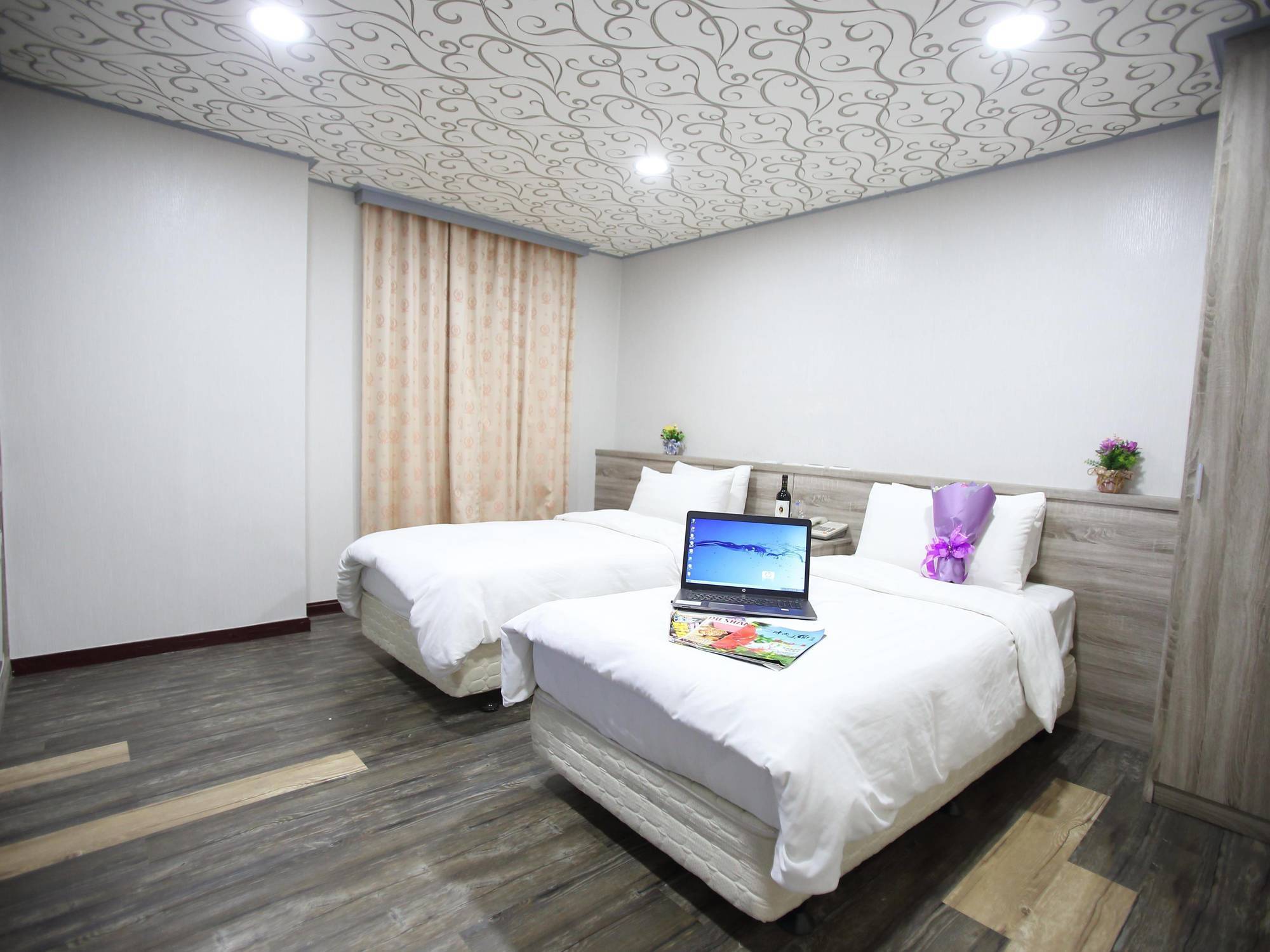 心園生活旅店 Xin Yuan Hotel Hsichu-stad Buitenkant foto