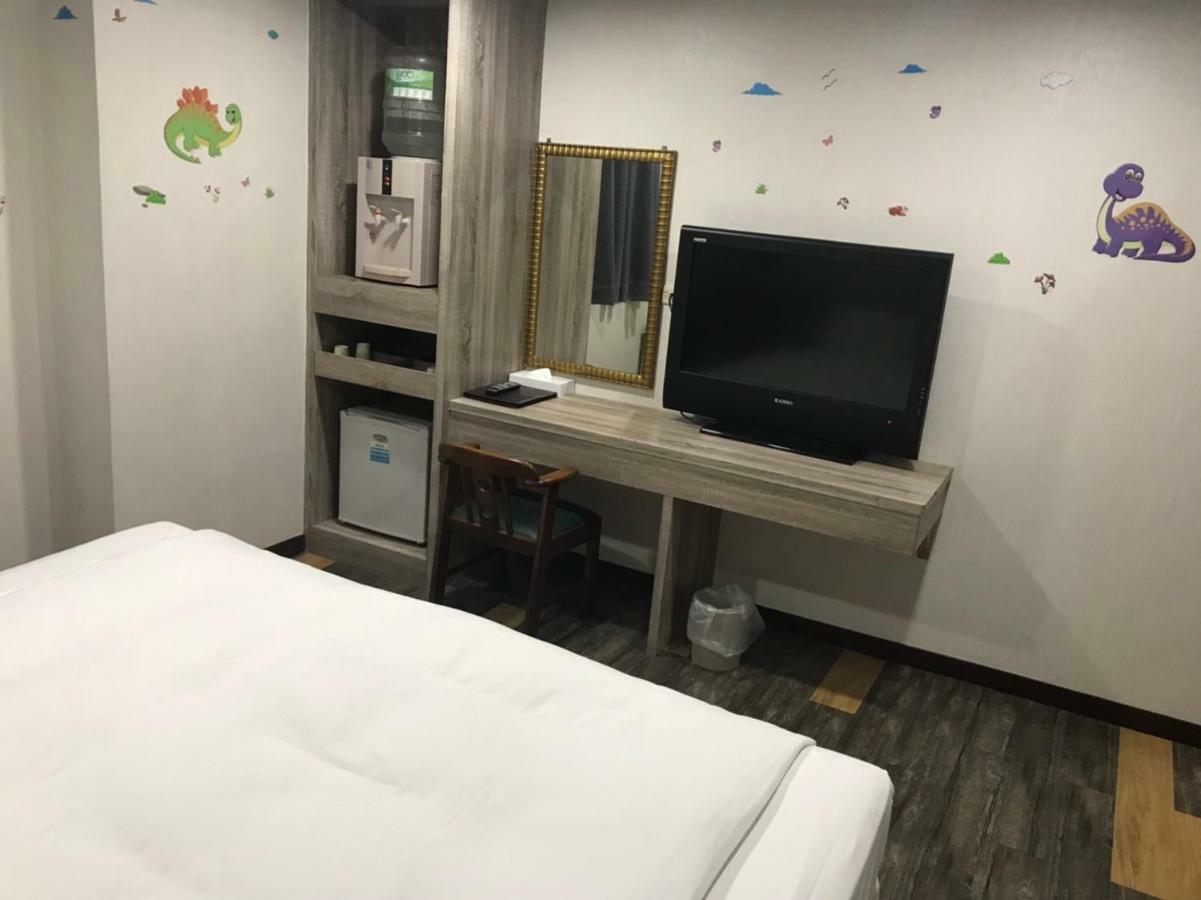 心園生活旅店 Xin Yuan Hotel Hsichu-stad Buitenkant foto